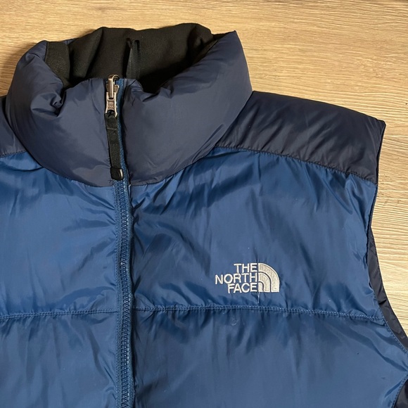 The North Face 550 Puffer Vest - Picture 3 of 6